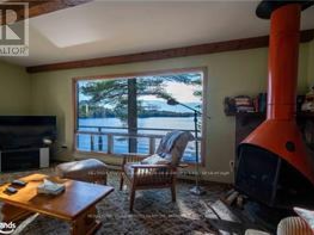 7 & 9 EAST POINT DRIVE, Manitouwabing Lake
