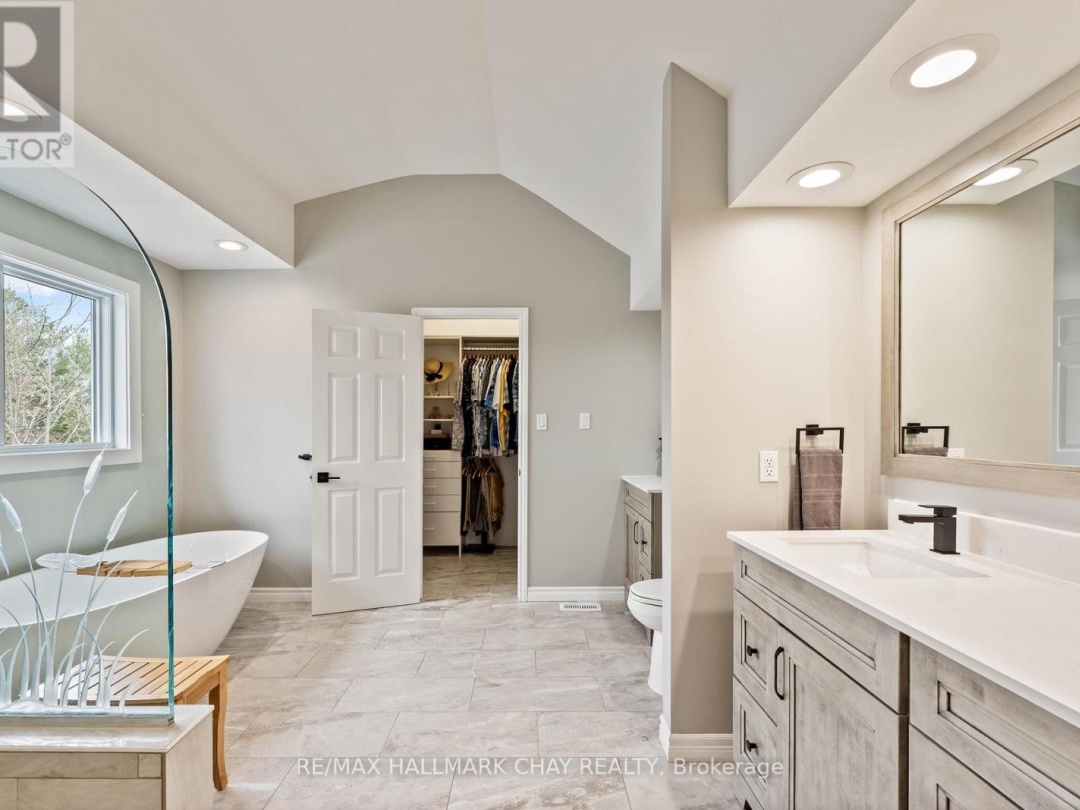 3285 ROCKCLIFFE COURT, Gloucester Pool