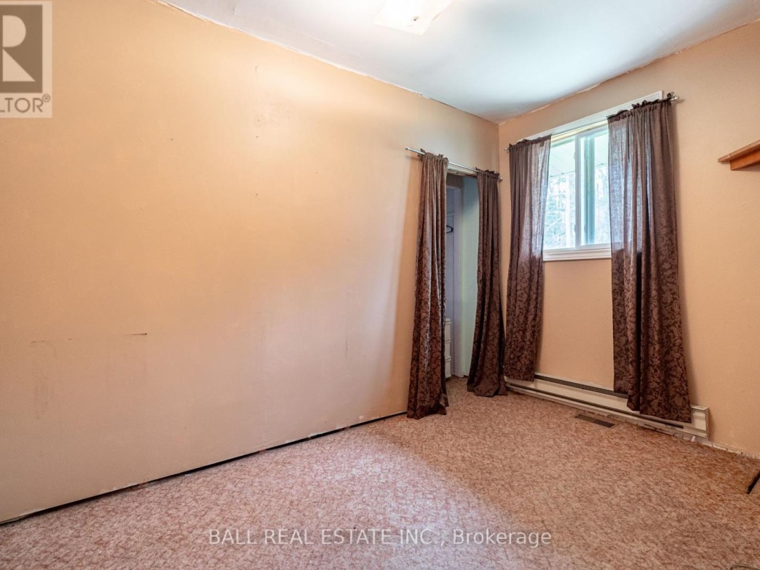 1047 DONROY ROAD, 