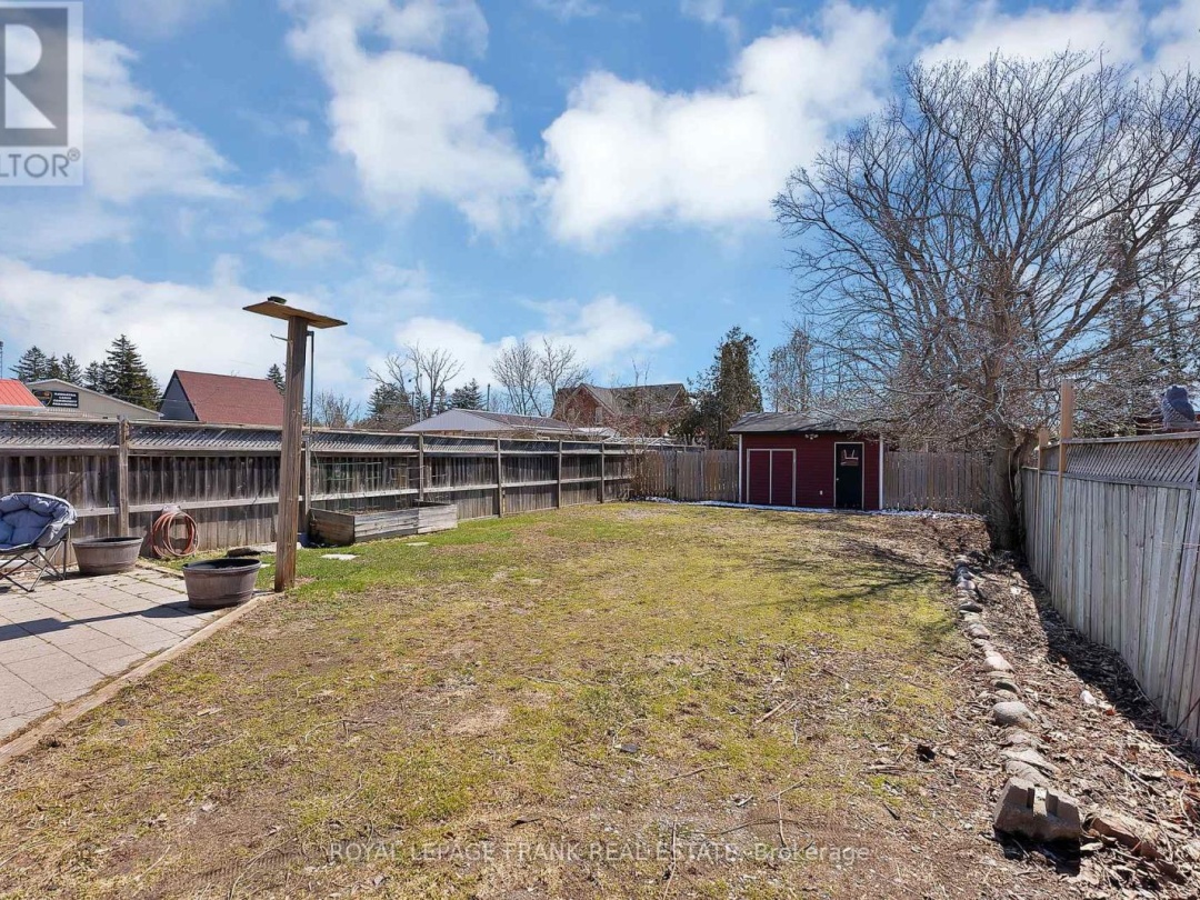 916 HIGHWAY 7, Kawartha Lakes (Oakwood)