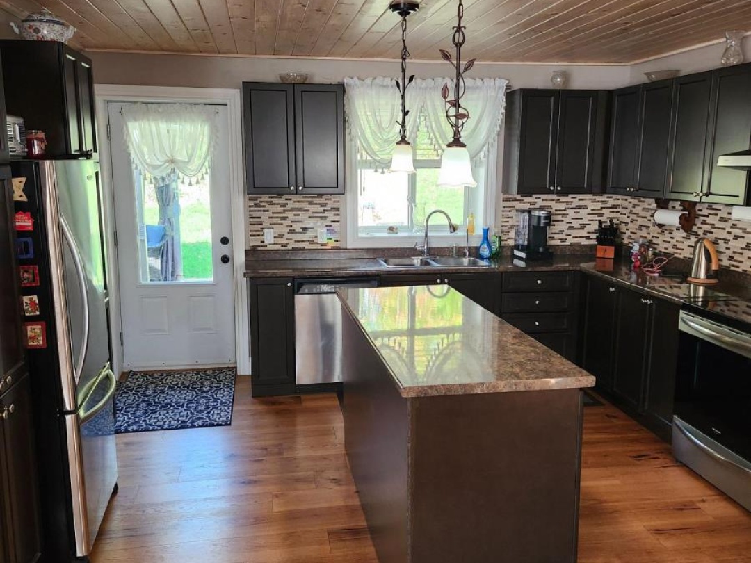 197 COUNTY ROAD 8 ROAD, Kawartha Lakes (Fenelon Falls)