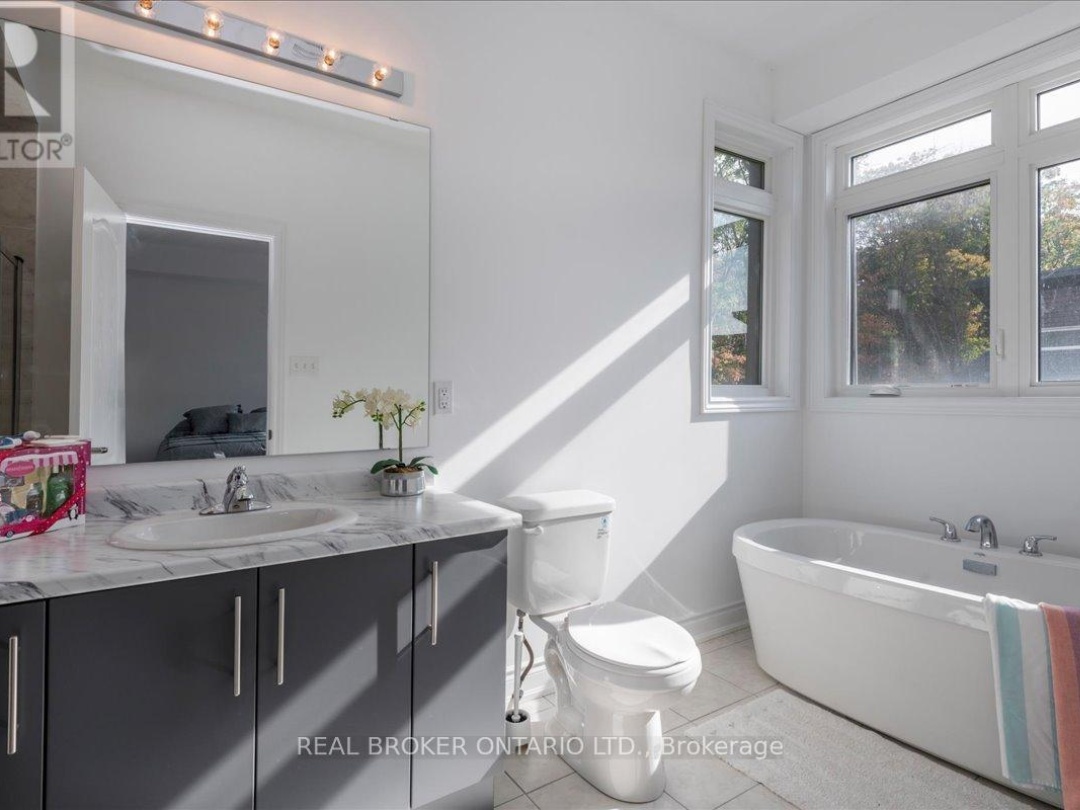 111 MARINA VILLAGE DRIVE, Georgian Bay