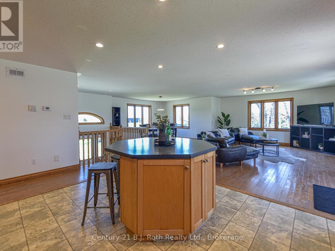4086 Lawton Lane, Ramara (Atherley)