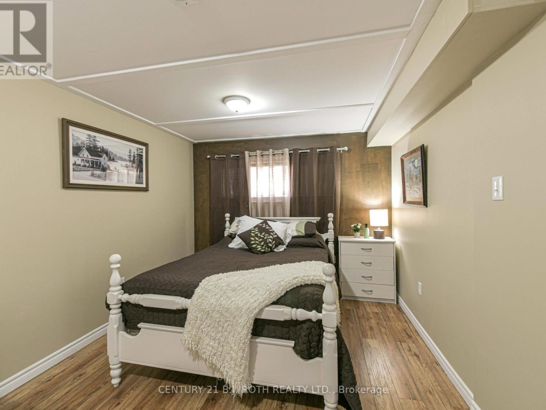 7576 CRONK SIDE ROAD, 