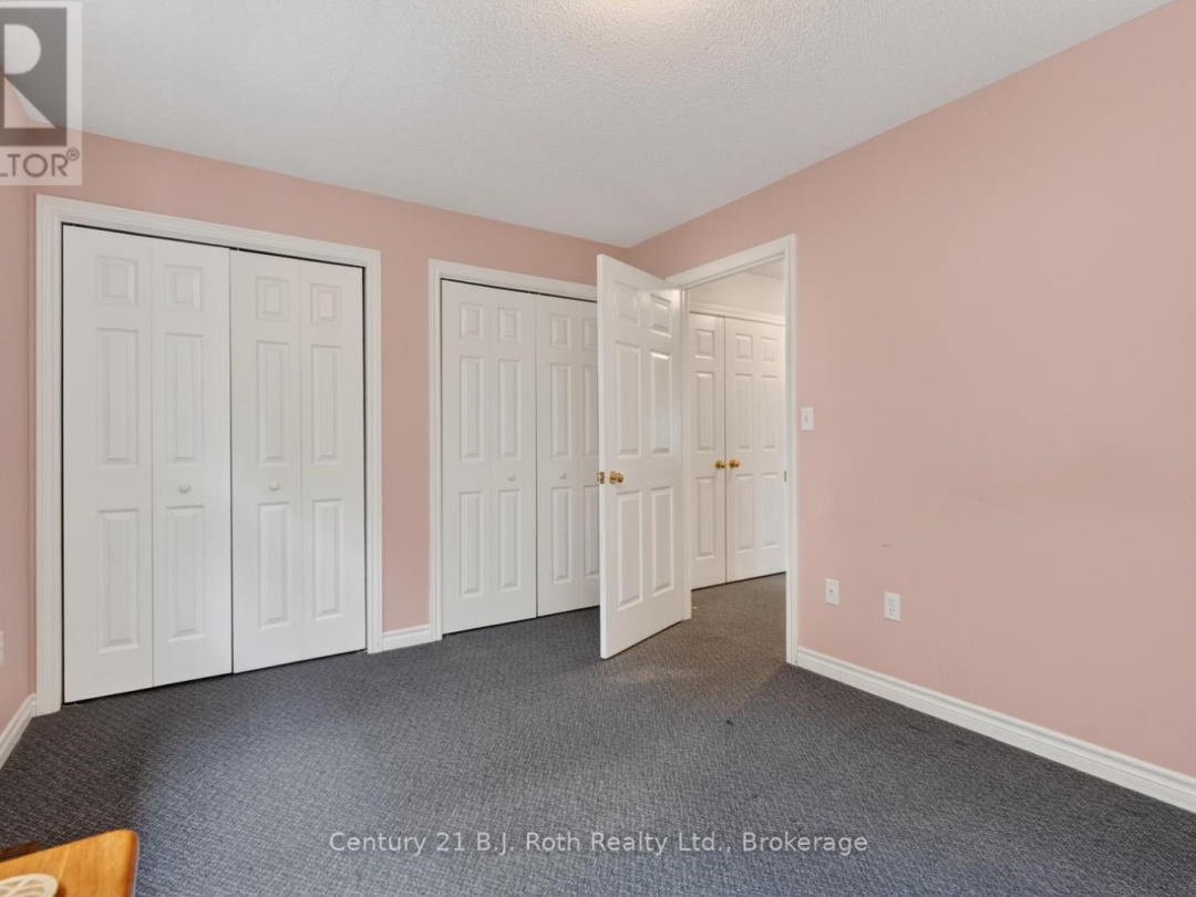 275 HIRAM STREET, Bracebridge (Macaulay)