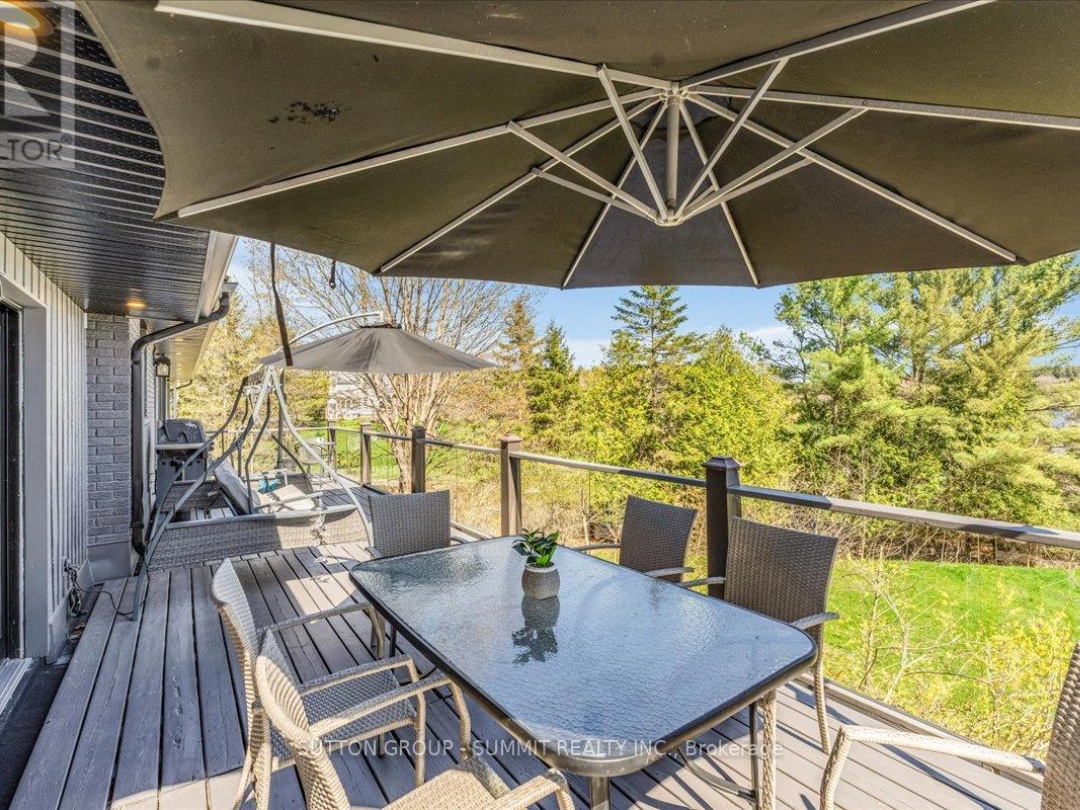 1 WINDY LANE, Portage Lake