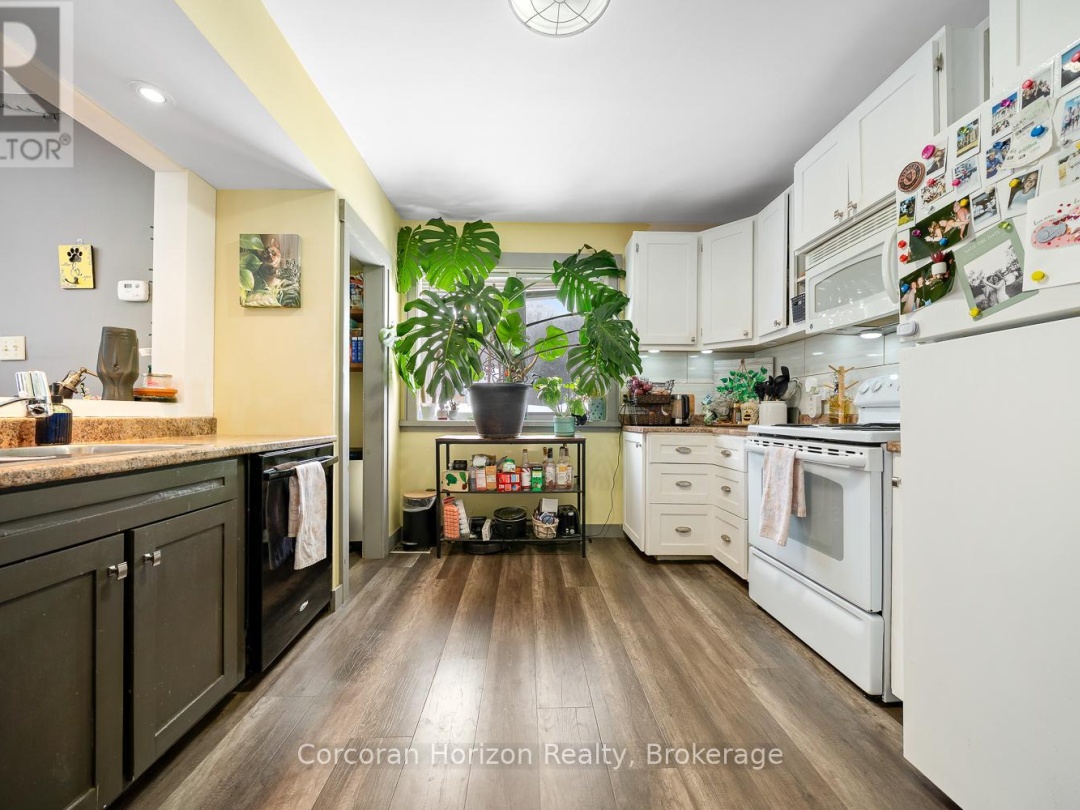 196 MAIN STREET W, Huntsville (Chaffey)