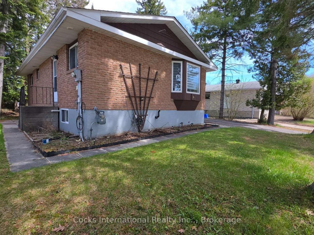 36 SUSAN STREET W, Huntsville (Chaffey)