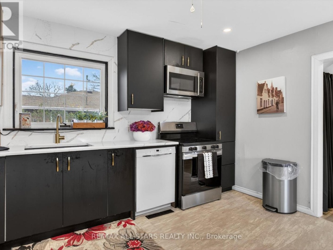 28 PRINCE STREET W, Kawartha Lakes (Bobcaygeon)
