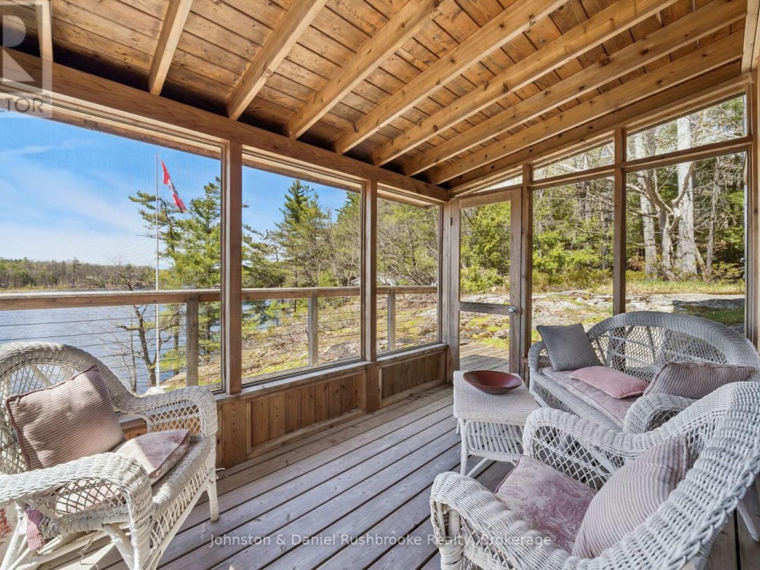 1052 NORTH SUNSET BAY ROAD, Lake Muskoka