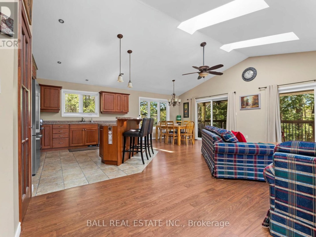 479 EAST CLEAR BAY ROAD, Crystal Lake