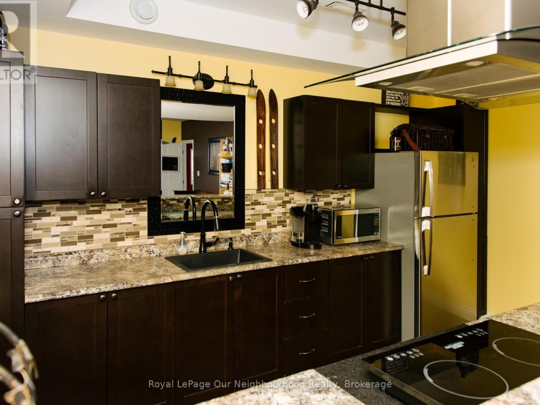 1042 SKI RIDGE TRAIL, 
