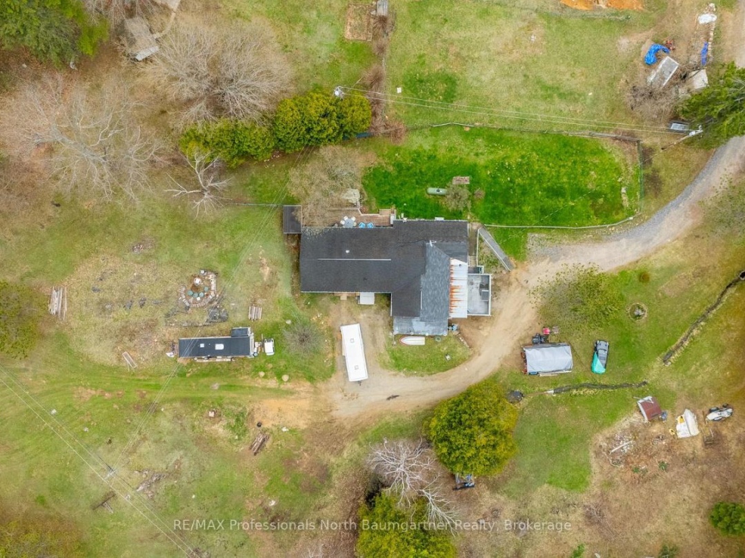 1093 REYNOLDS ROAD, Horseshoe Lake
