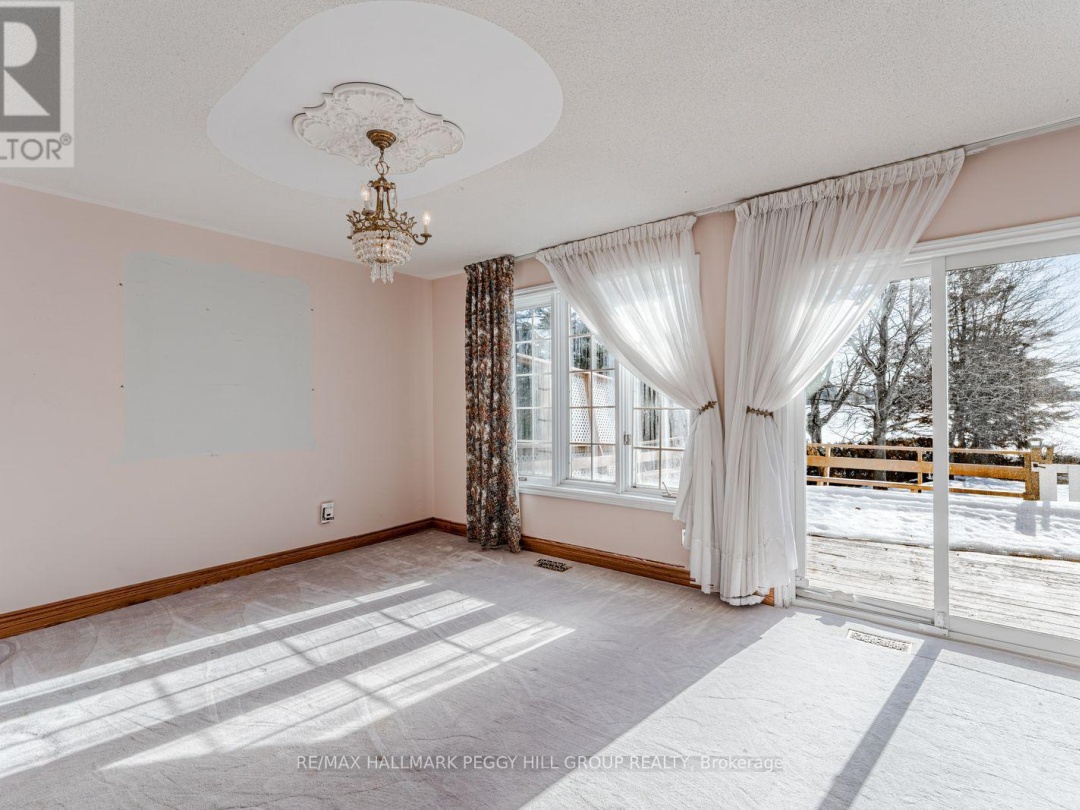 395 COLLINS DRIVE, Lake Simcoe