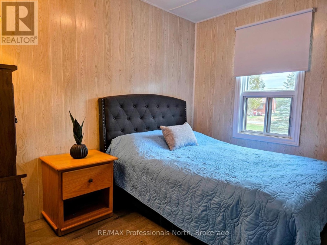 1037 WEST ROAD, Minden Hills (Minden)