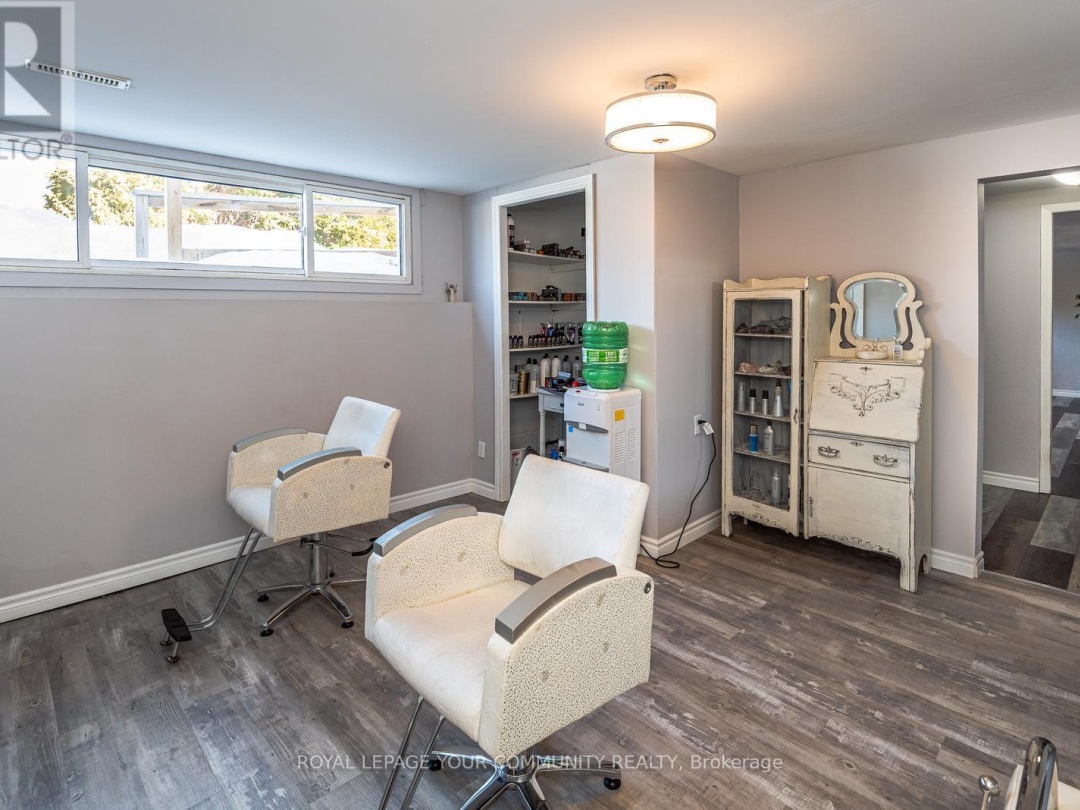 347 LAKELAND CRESCENT, 