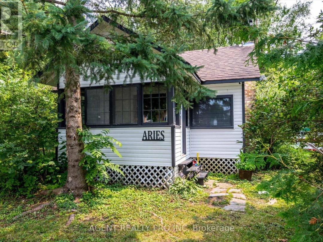 21 ORIOLE ROAD, Cameron Lake
