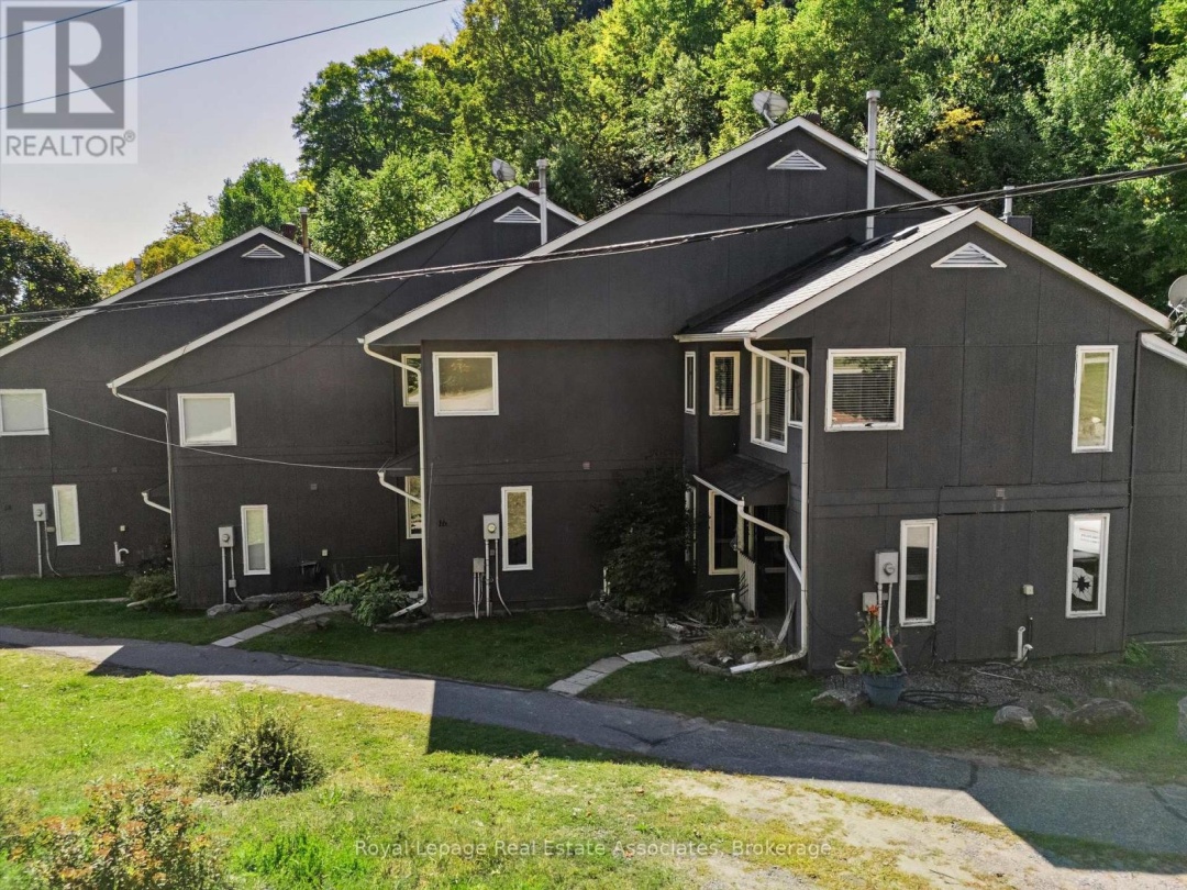 16 - 1581 HIDDEN VALLEY ROAD, 