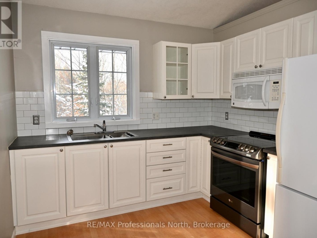 351 CHUB LAKE ROAD, Huntsville (Brunel)