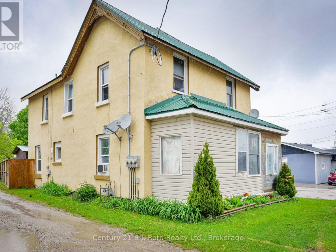 44 BARRIE ROAD, Orillia