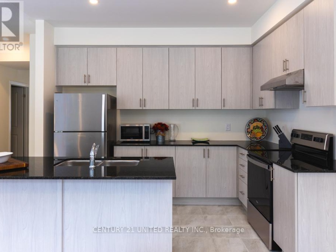 67 HILLCROFT WAY, 