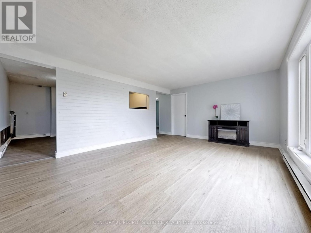 156 MAIN STREET W, 