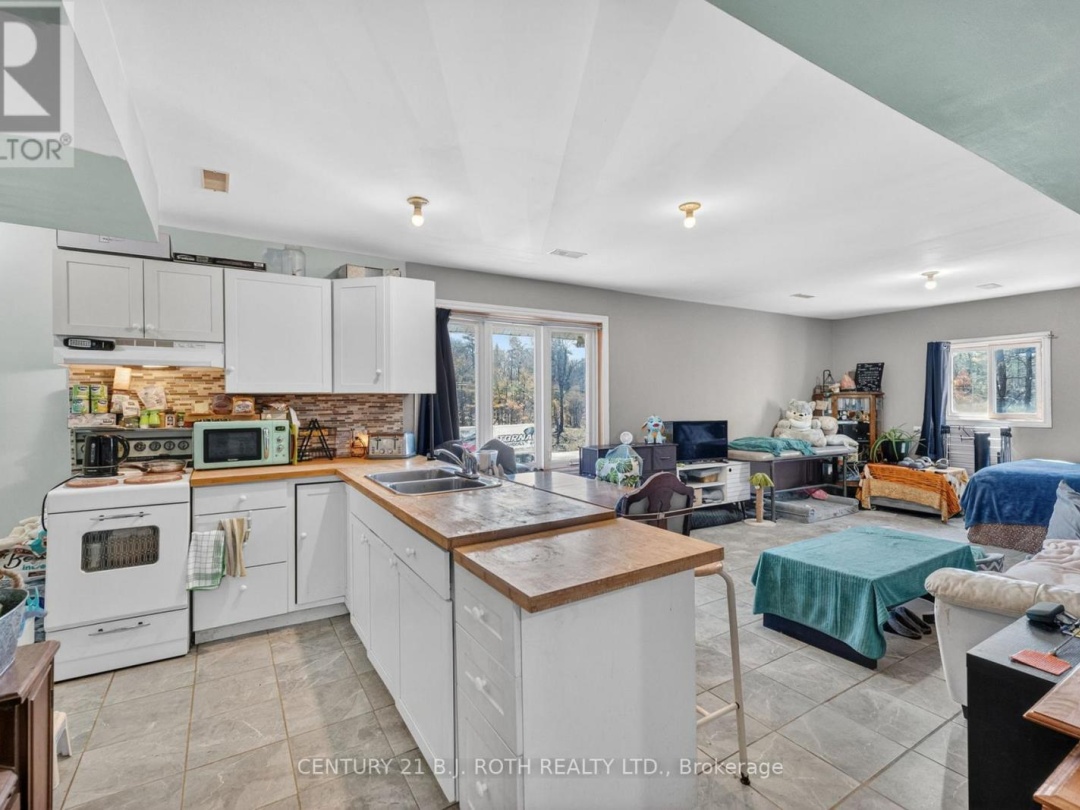 1411 HWY 11 S, Gravenhurst (Morrison)