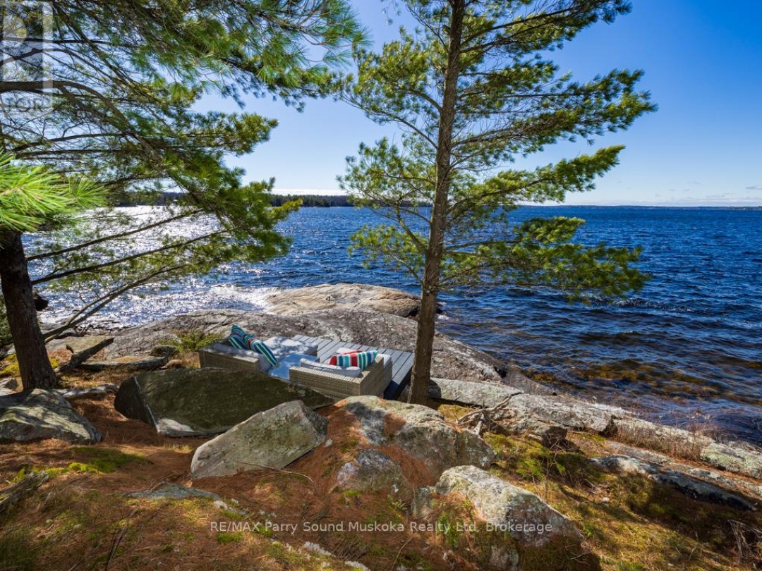 1201 GEEWADIN ROAD, Georgian Bay