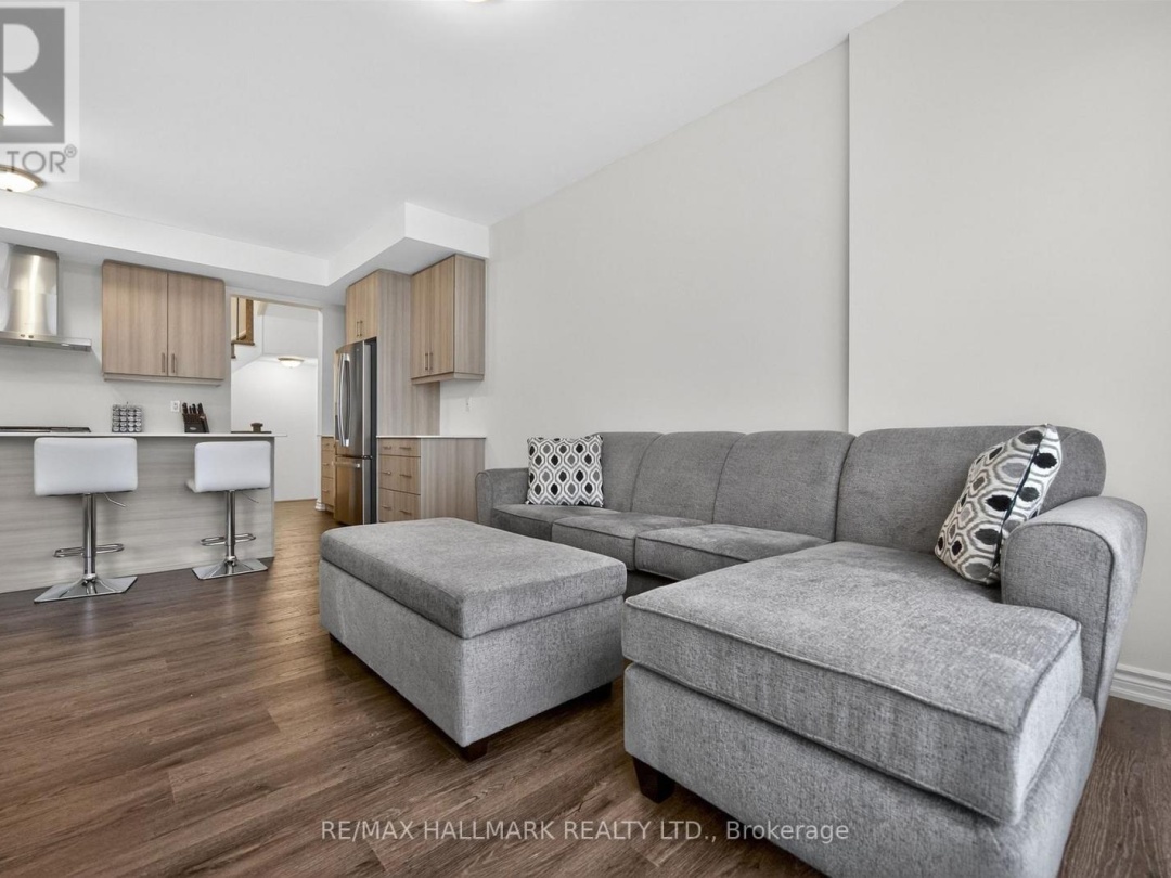 2 WYN WOOD LANE, Orillia