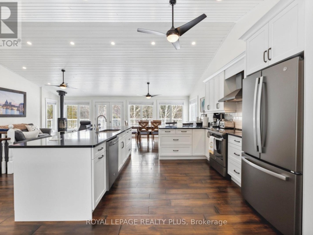 16 BLACK BEAR DRIVE, Burnt River