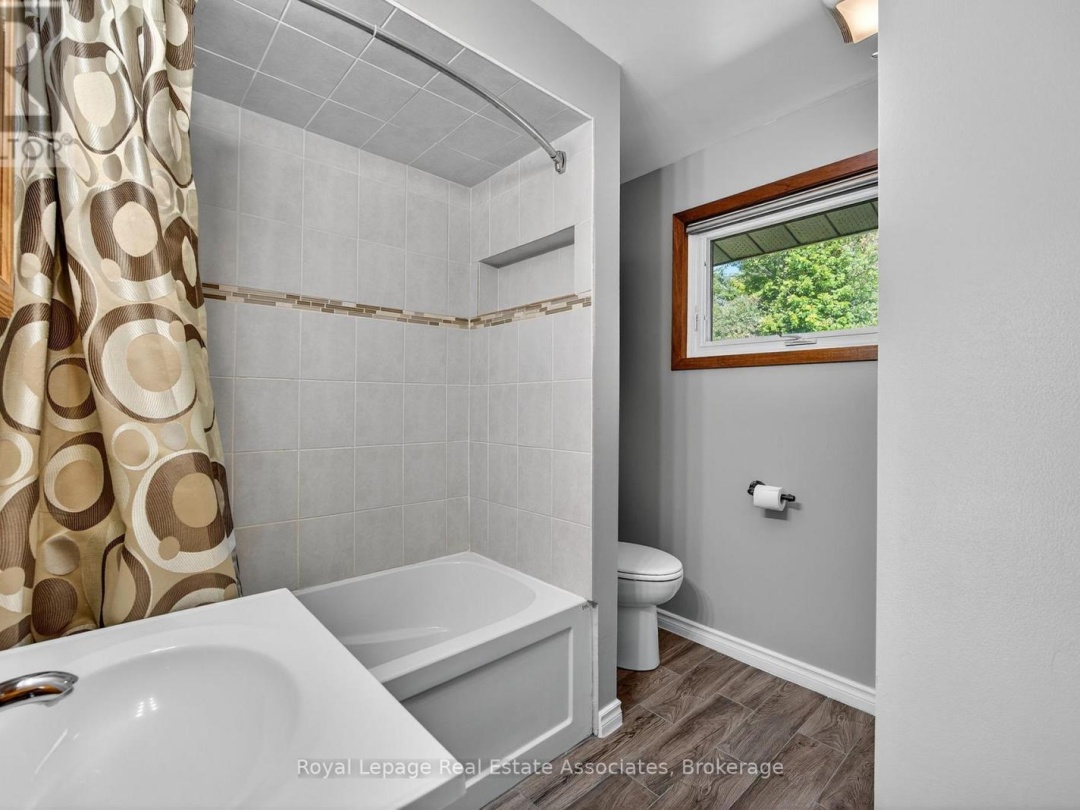 389 FALCON ROAD, Lake Vernon