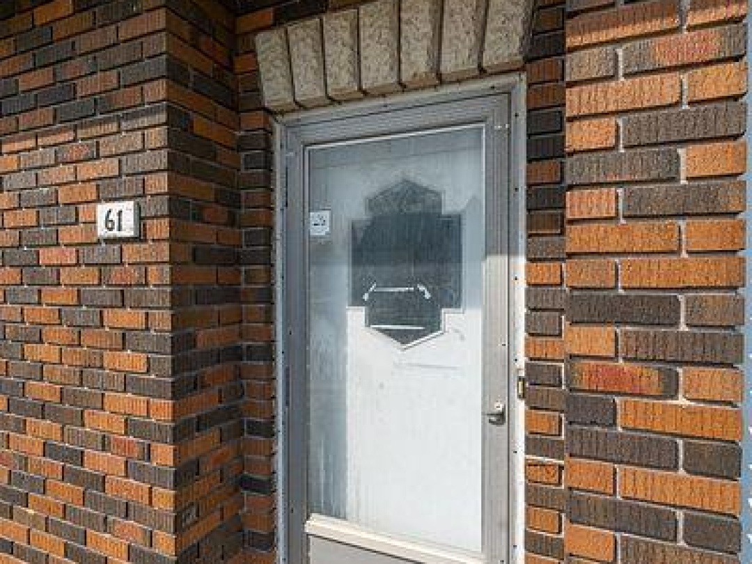 61 FRANCIS STREET E, 