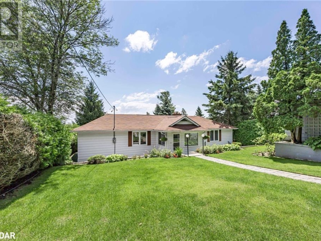 1125 Woodland Drive, Lake Simcoe