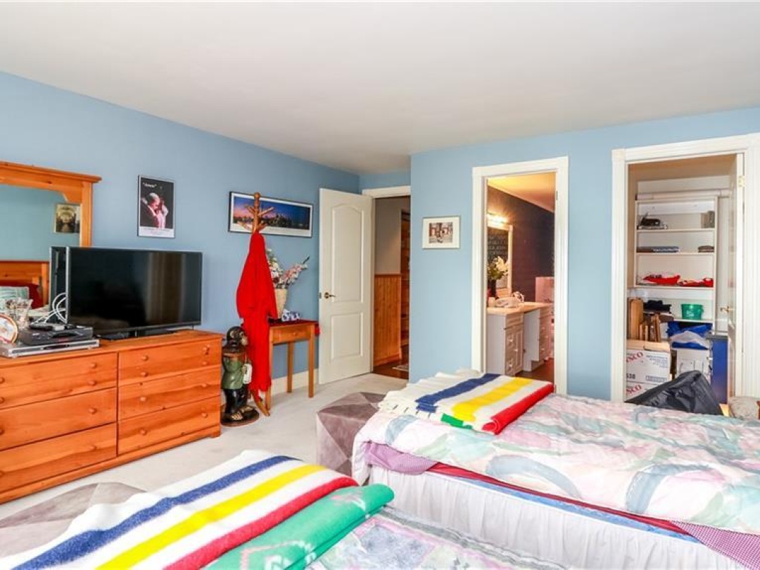 155 PARKSIDE Drive, 