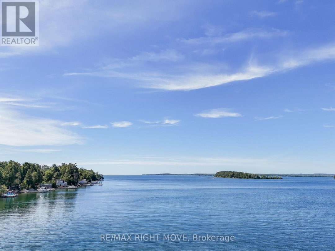135 CREIGHTON STREET S, Lake Simcoe