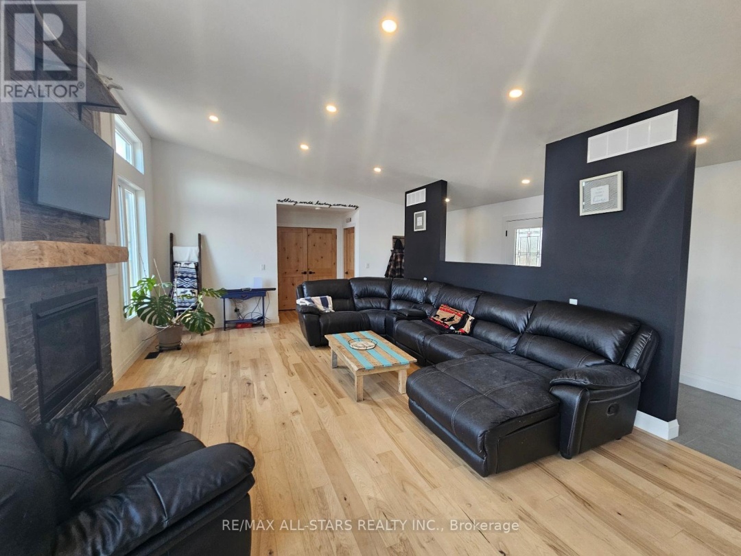 1062 NORTHLINE ROAD, Kawartha Lakes (Fenelon Falls)