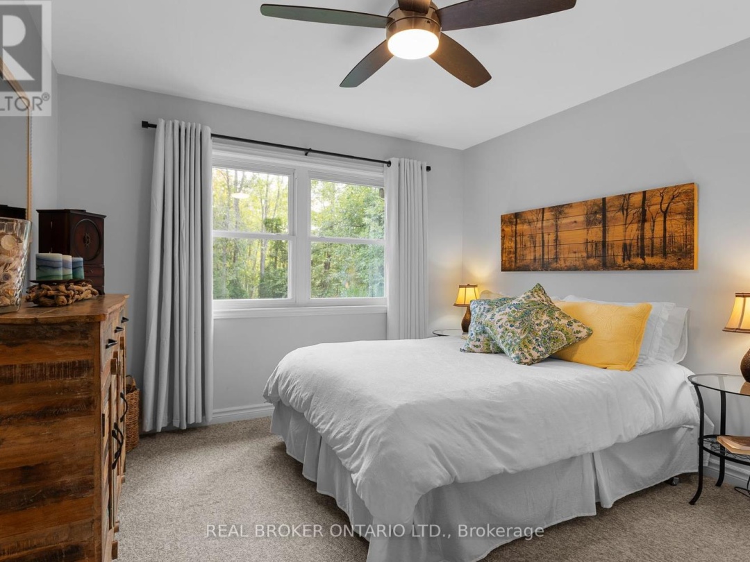 3803 LEO CRESCENT, 