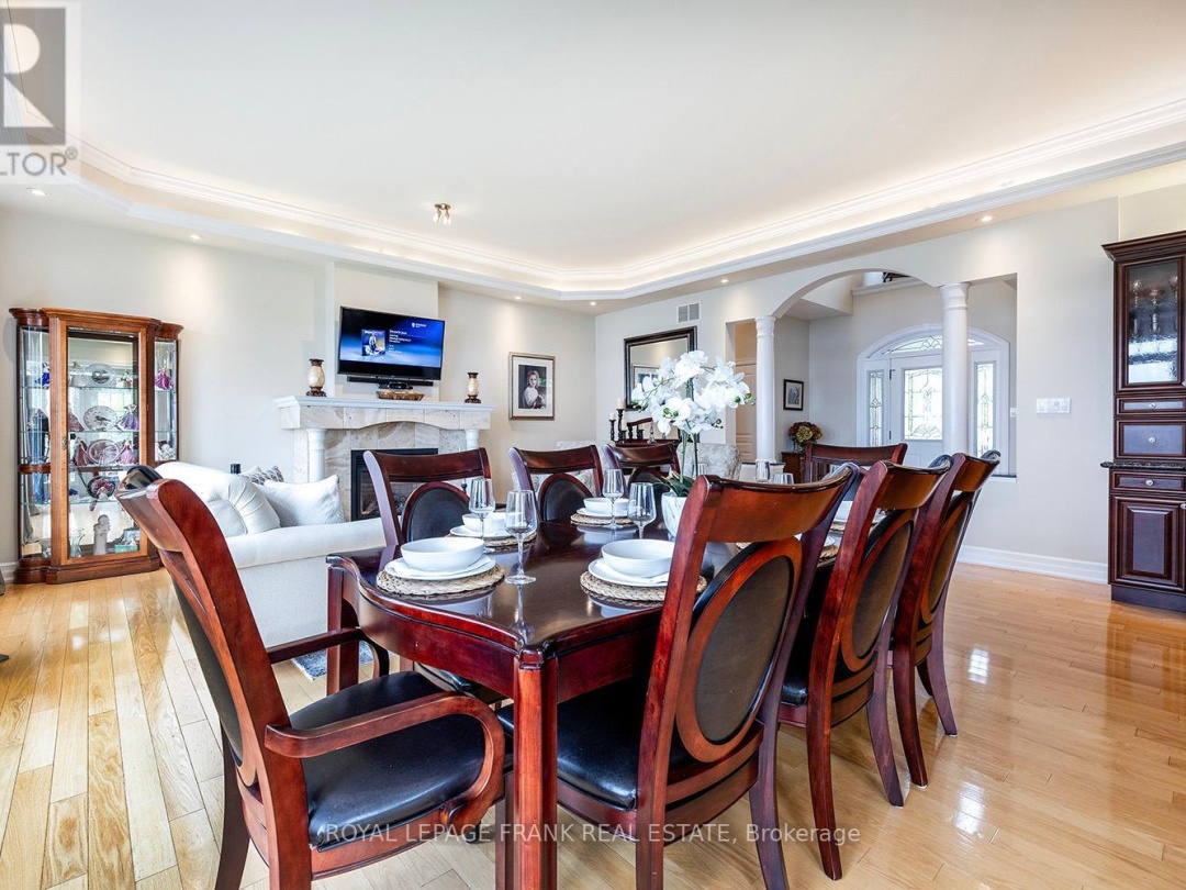 24 GILSON POINT PLACE, 