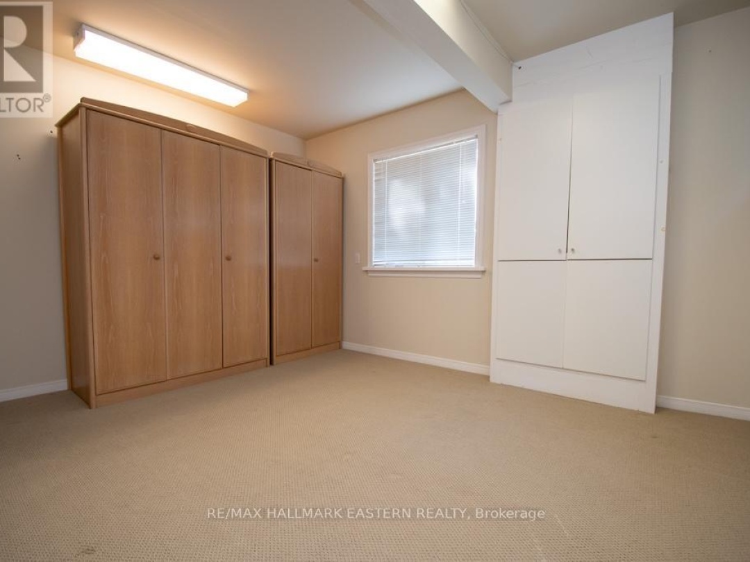 2 HUNTINGWOOD CRESCENT, 