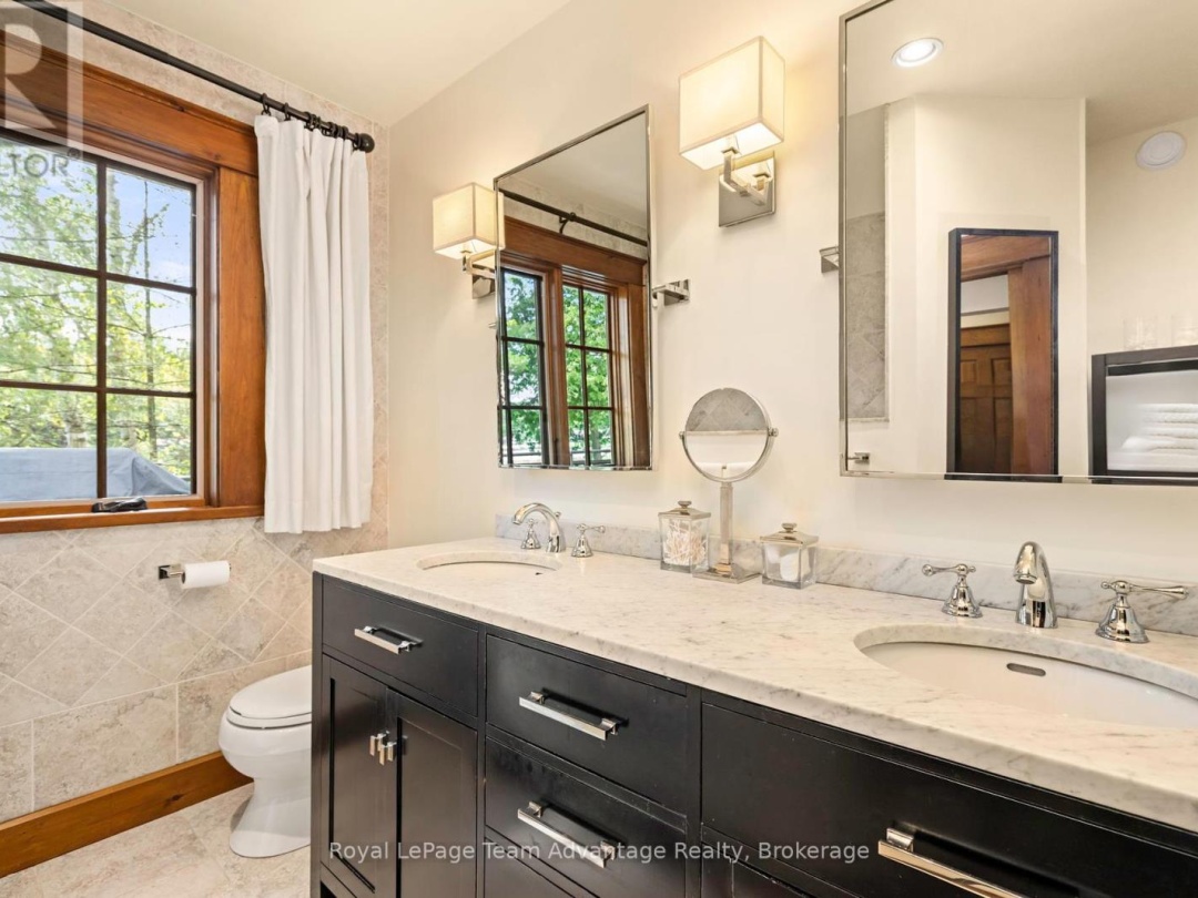 5 FALLINGVIEW TRAIL, 