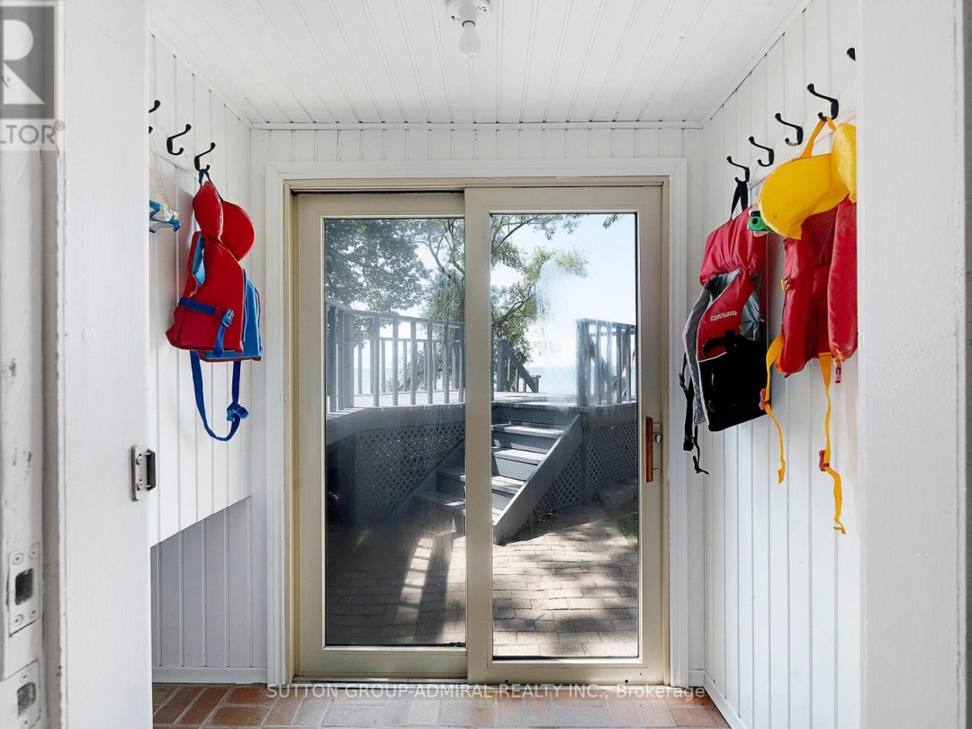 2232 LAKESHORE DRIVE, Lake Simcoe