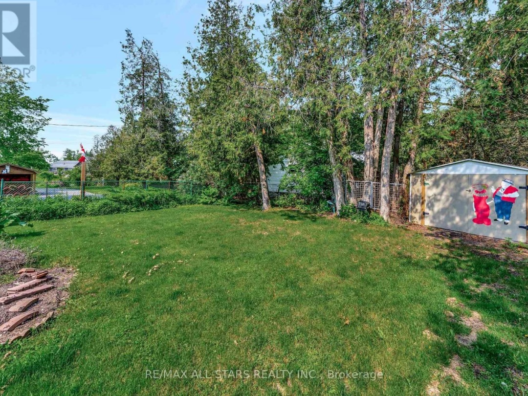 14 WYCHWOOD DRIVE E, Sturgeon Lake