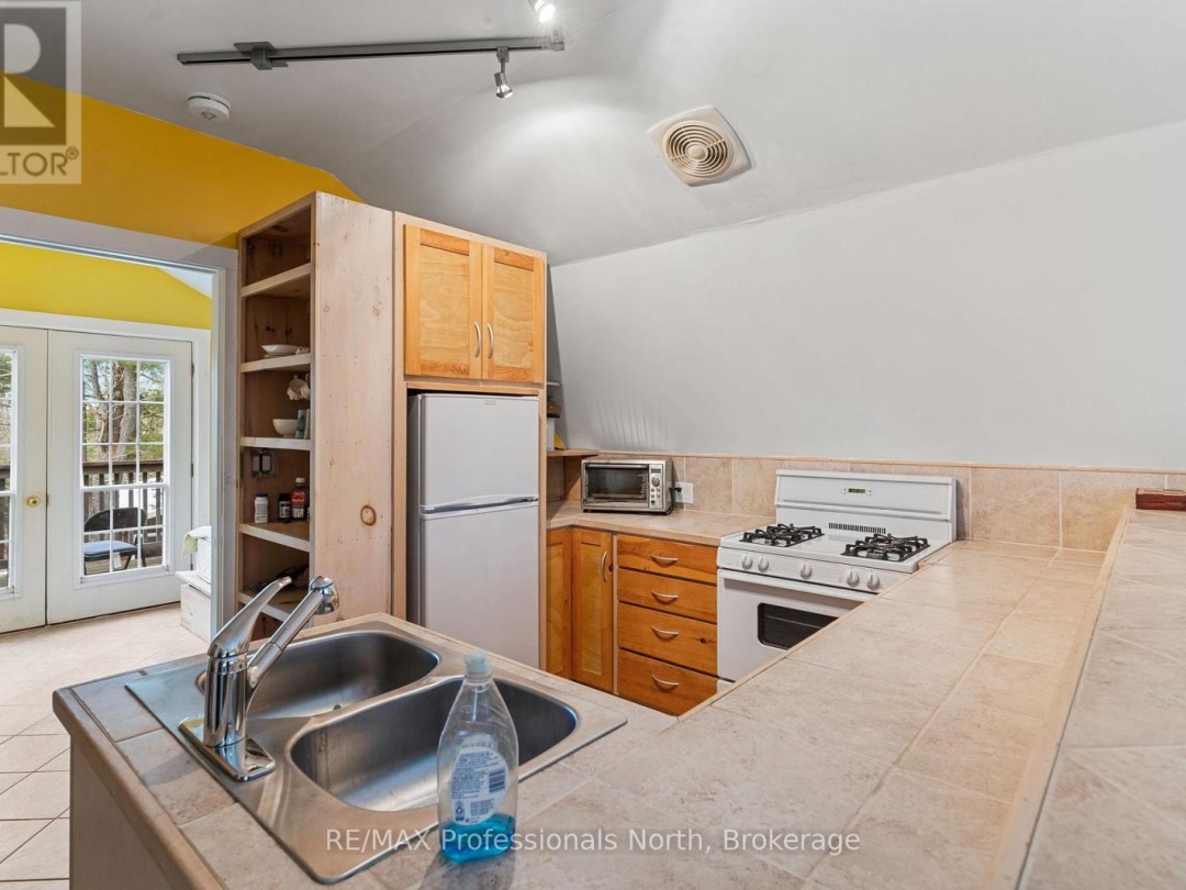 1127 BOBCAYGEON ROAD, Minden Hills (Anson)