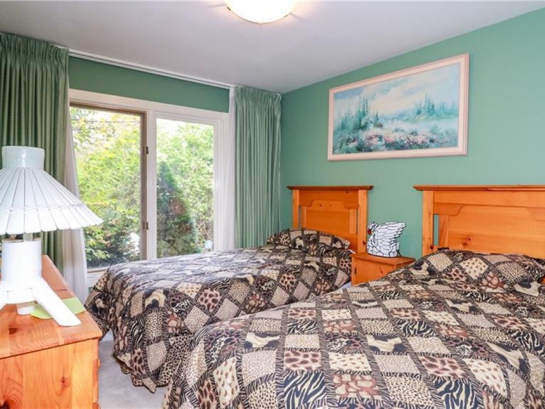 155 PARKSIDE Drive, 