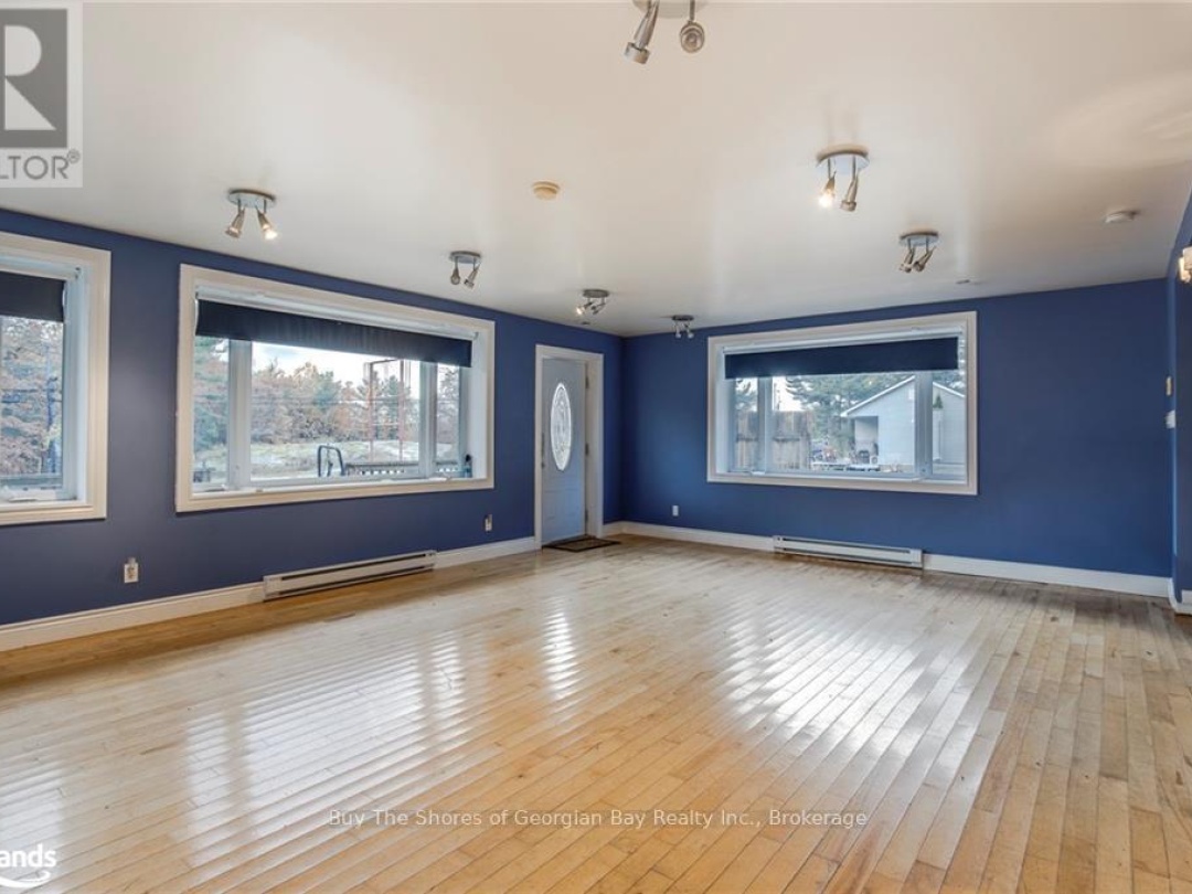 2512 HONEY HARBOUR ROAD, 