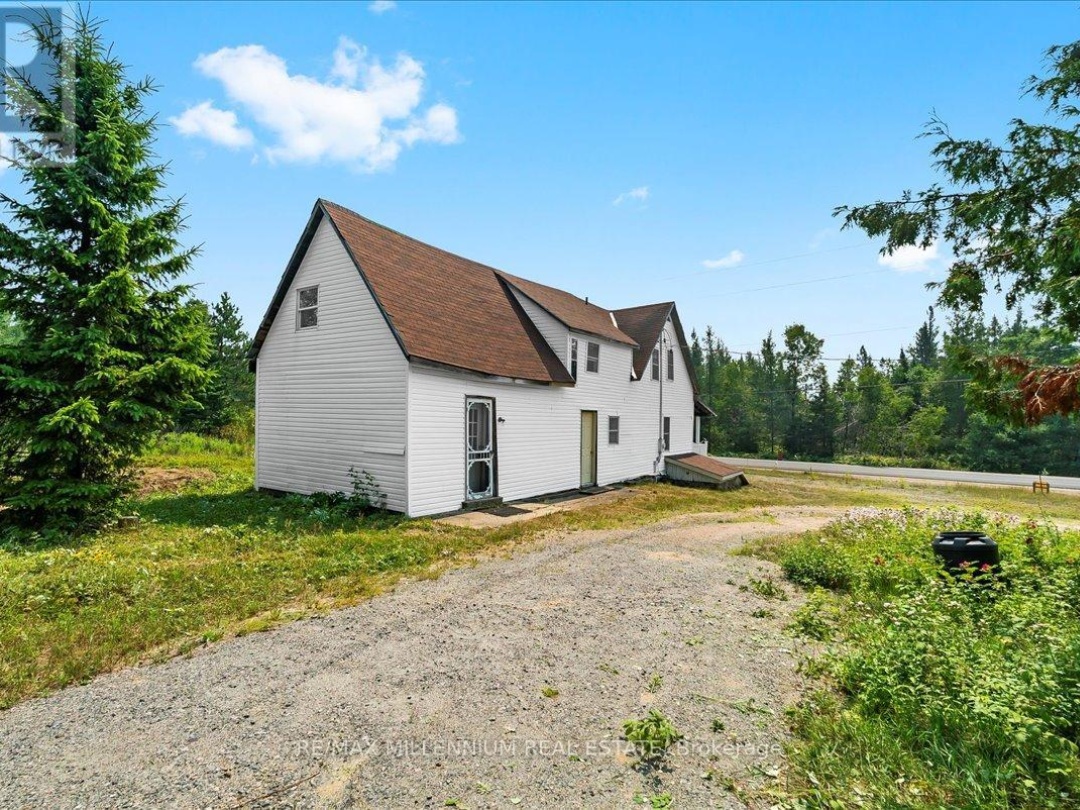 3529 HIGHWAY 118 E, Bracebridge (Oakley)