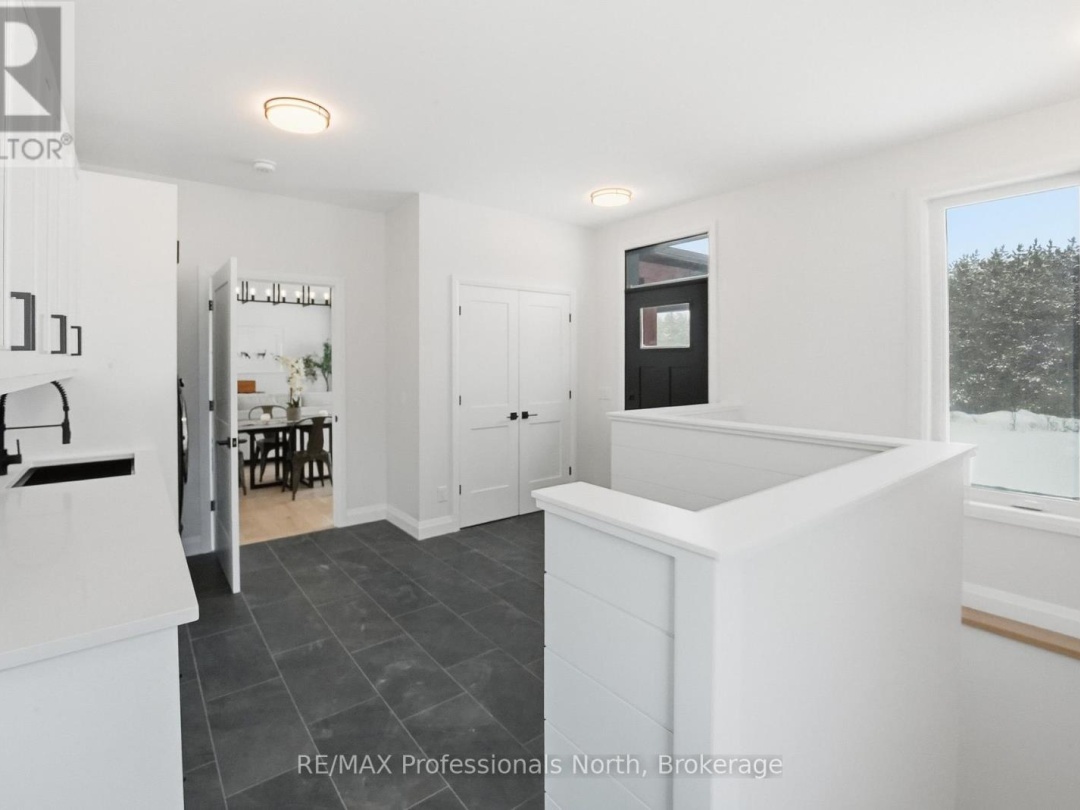 1058 PIPER GLEN ROAD, Minden Hills (Snowdon)