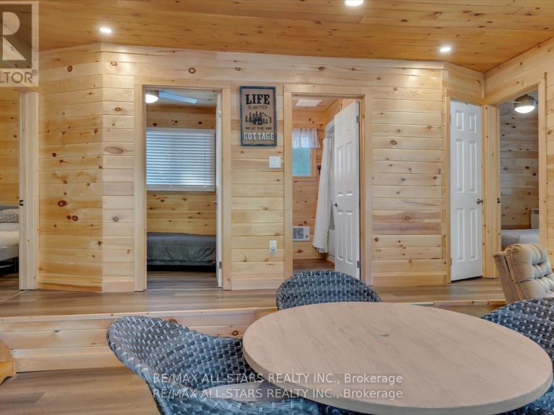 11 LITTLE BAY DRIVE, Gull River