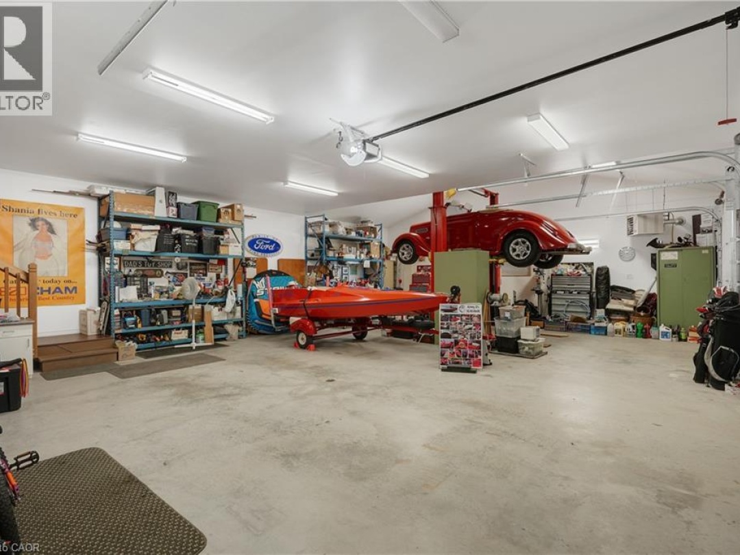 36 MANITOUWABING ESTATES Road, 