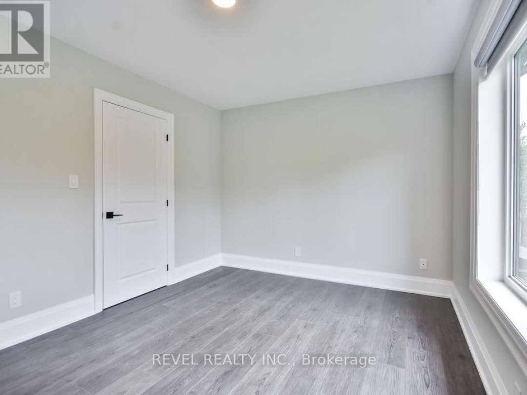 4 CLYDESDALE COURT, 